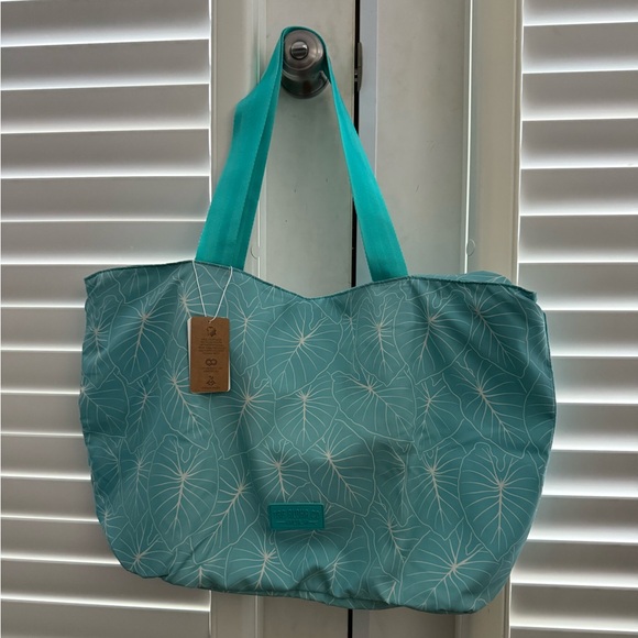 Hawaiian Leaf Tote Bag - Picture 1 of 9